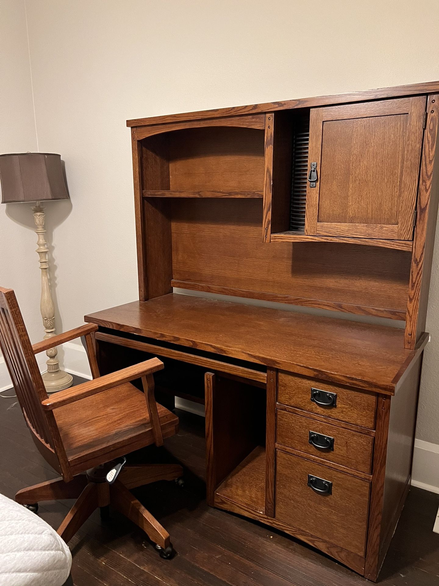 Mission Style Oak Desk Set