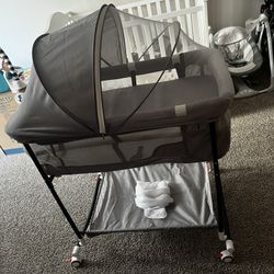 4 in 1 rocking bedside bassinet