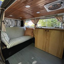 1986 VW Vanagon Camper Van 