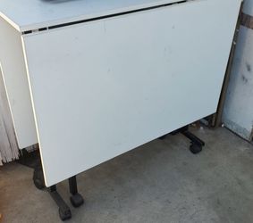 Table on wheels