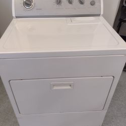 Whirlpool Electric Dryer In Like New Condition With Warranty 