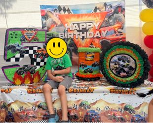 Monster jam piñata.