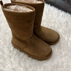 Girls Ugg Size The P