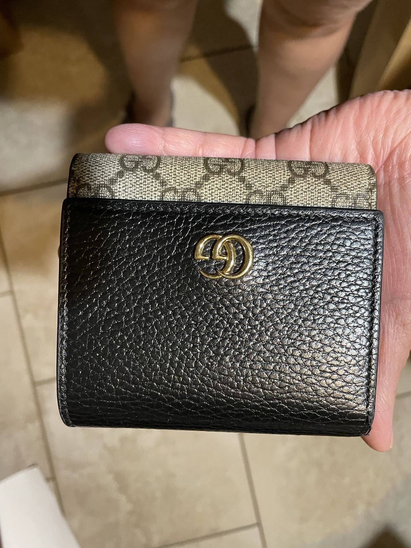 Gorgeous Gucci Wallet