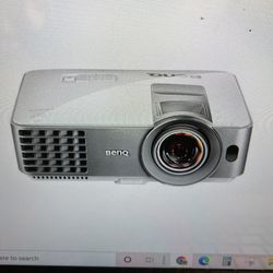 Urgently Selling BenQ - WXGA DLP Projector Silver