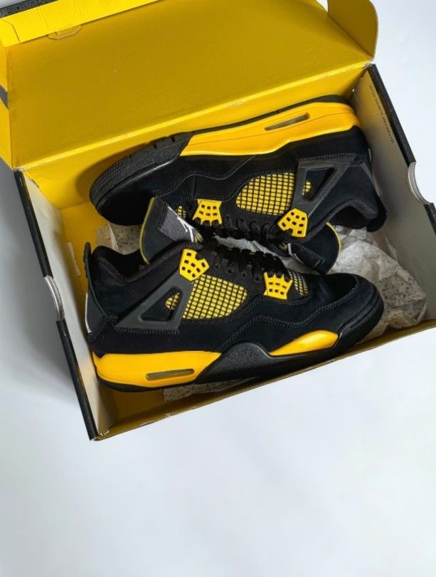 Jordan 4 Retro Thunder