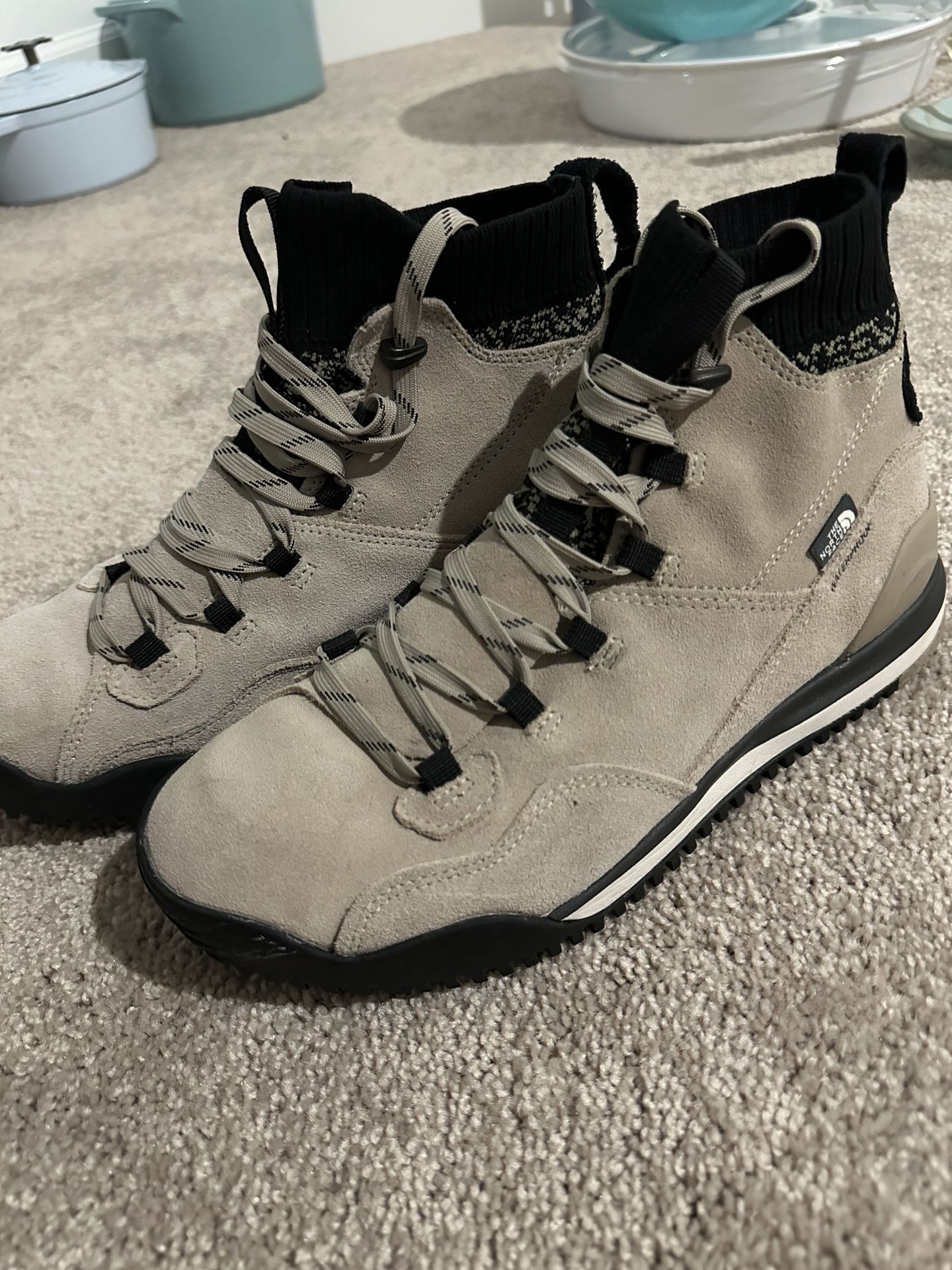 North Face Weatherproof Boots - 8 Men