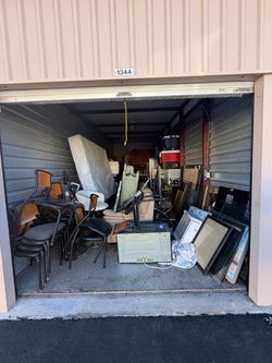 Storage Sale (READ DESCRIPTION)