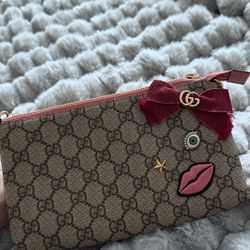 Gucci supreme bag