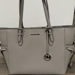 Michael Kors leather purse