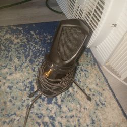 I'm Selling This Microphone 🎤 For $15