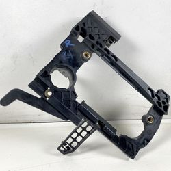 BMW E85 Z4 PASSENGER DOOR HANDLE CARRIER