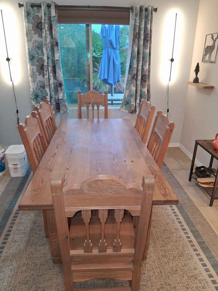 Large Dining Room Table - Seats 6