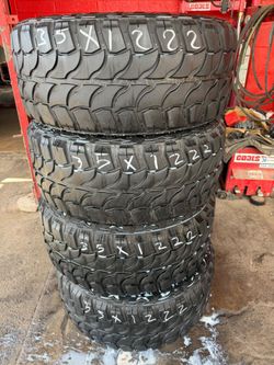 33//12//50//22 LT
10 ply
RDR
80% de vida
Dot 23 All 4. $280.cash installed and balanced