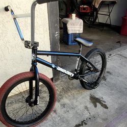 USED SUNDAY  BLUE PRINT  20 INCHES  USED HAS SCRATCHES  FROM USED NEW BARS PRIMO NEW GRIPS  