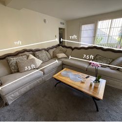 Elegant Classic L-Shaped Sectional Sofa – Great Condition