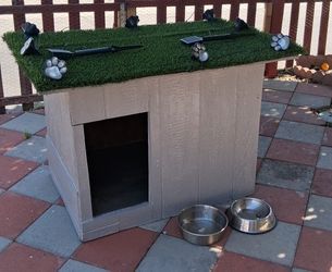 Dog House / Casa De Perro