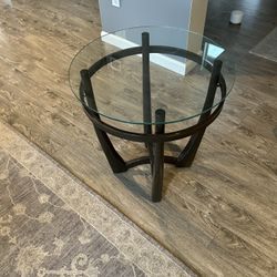 Round End Table 