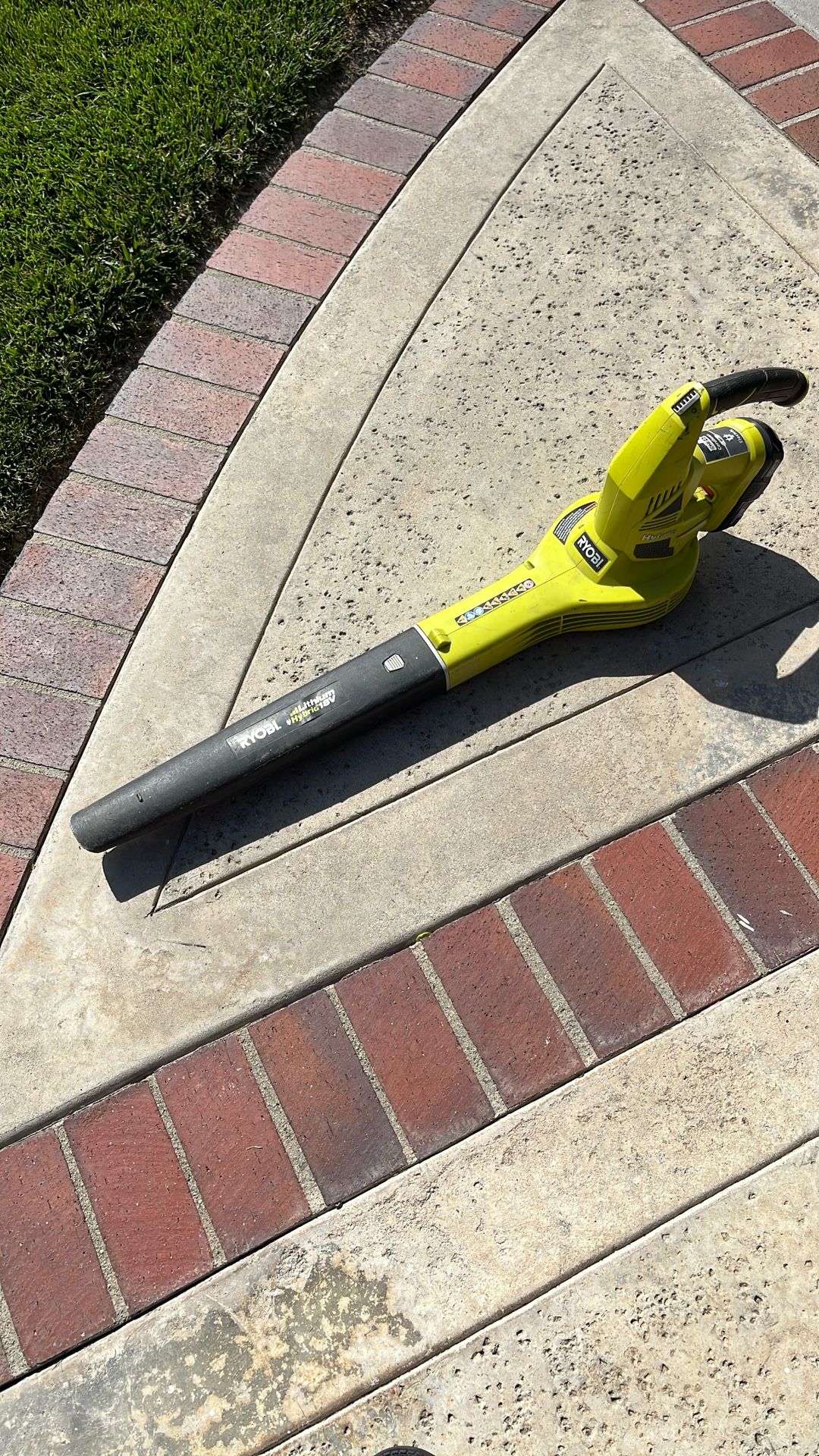 Ryobi Blowe