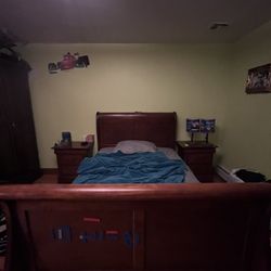 Luis Philippe Brown Bedroom Set