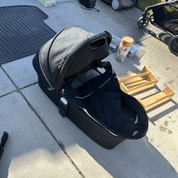 Nuna Basinet 