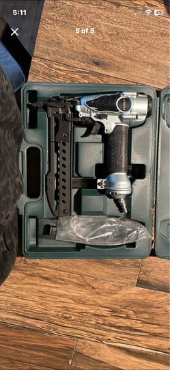 Hitachi staple gun