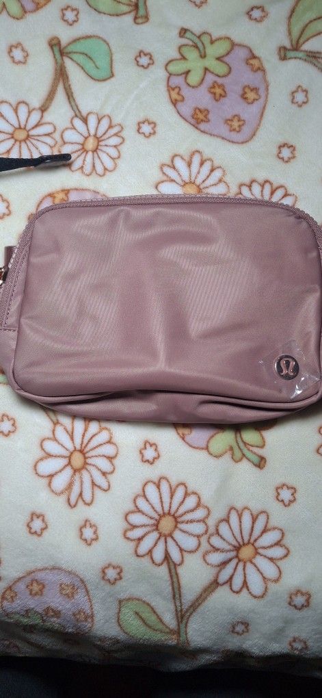 Lululemon Fanny Brown