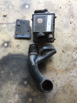 Air filter assembly from 2002 Chevy Silverado 1500 Z71