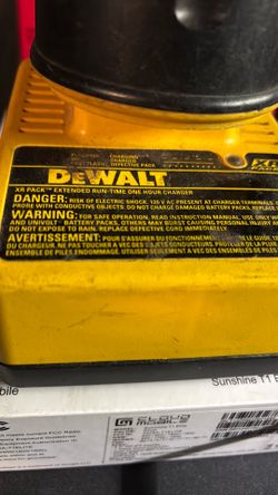 18v Dewalt battery Dc9096 and 1 hour charging unit  combo
