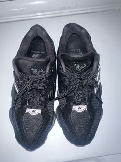 Black New Balances