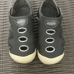 Keen Boys Sandals Size 1 Y 