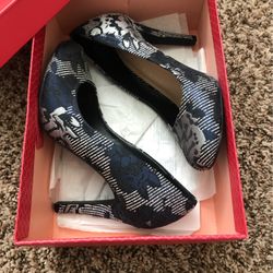 Kelly & Katie Larissa Pump Size 7.5
