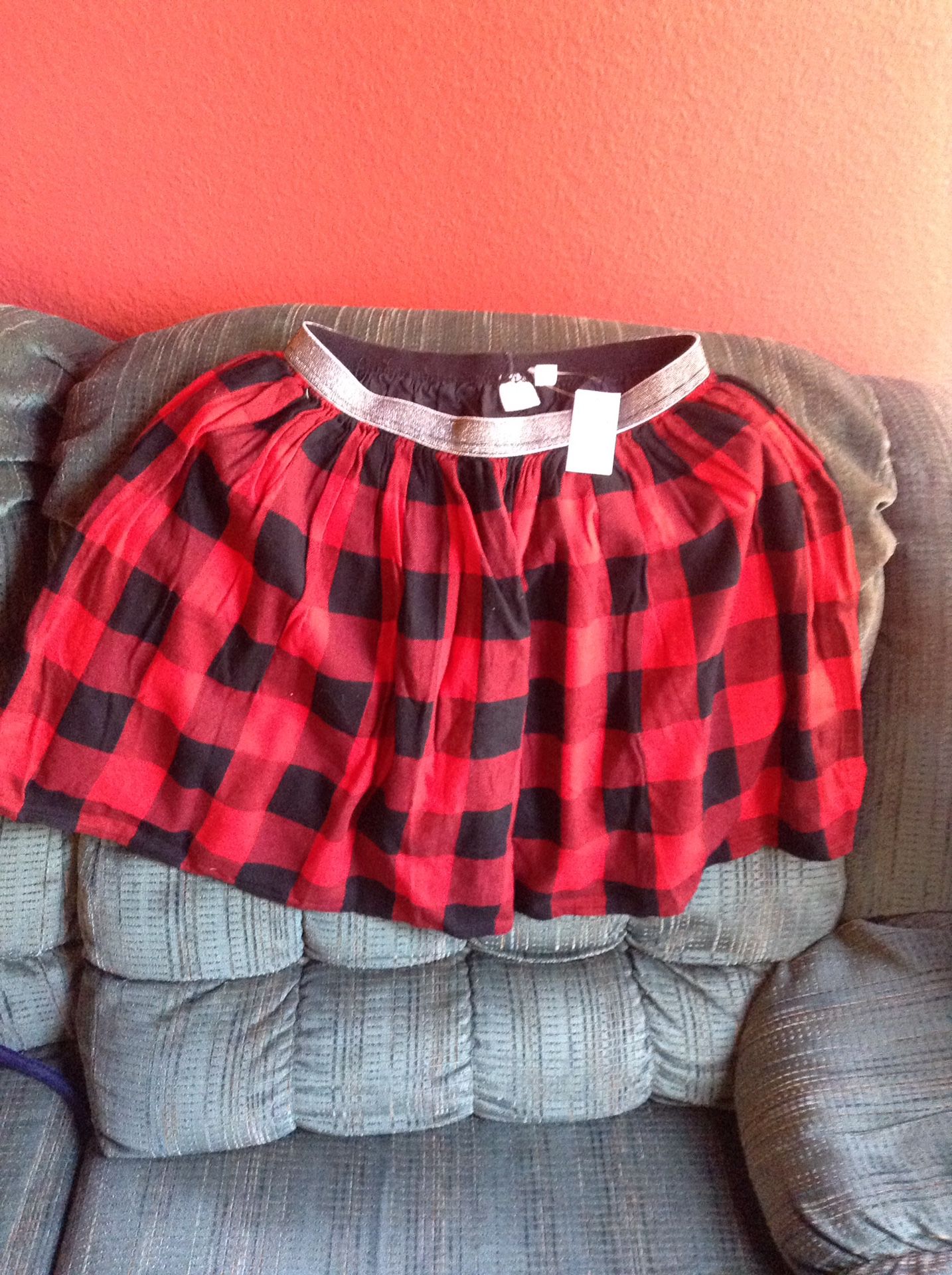 Girls plaid skirt ( juniors ) girls clothes,new with tags,gap kids.