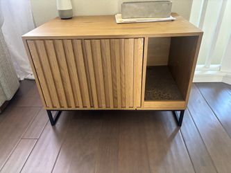 Litter box enclosure