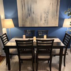 Nice Dining Set Good Condition!! Table With 6 Chairs! I Can Deliver