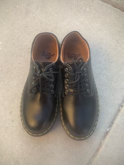 doc martin women’s 9
