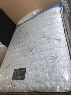 Jumbo eurotop mattress and box