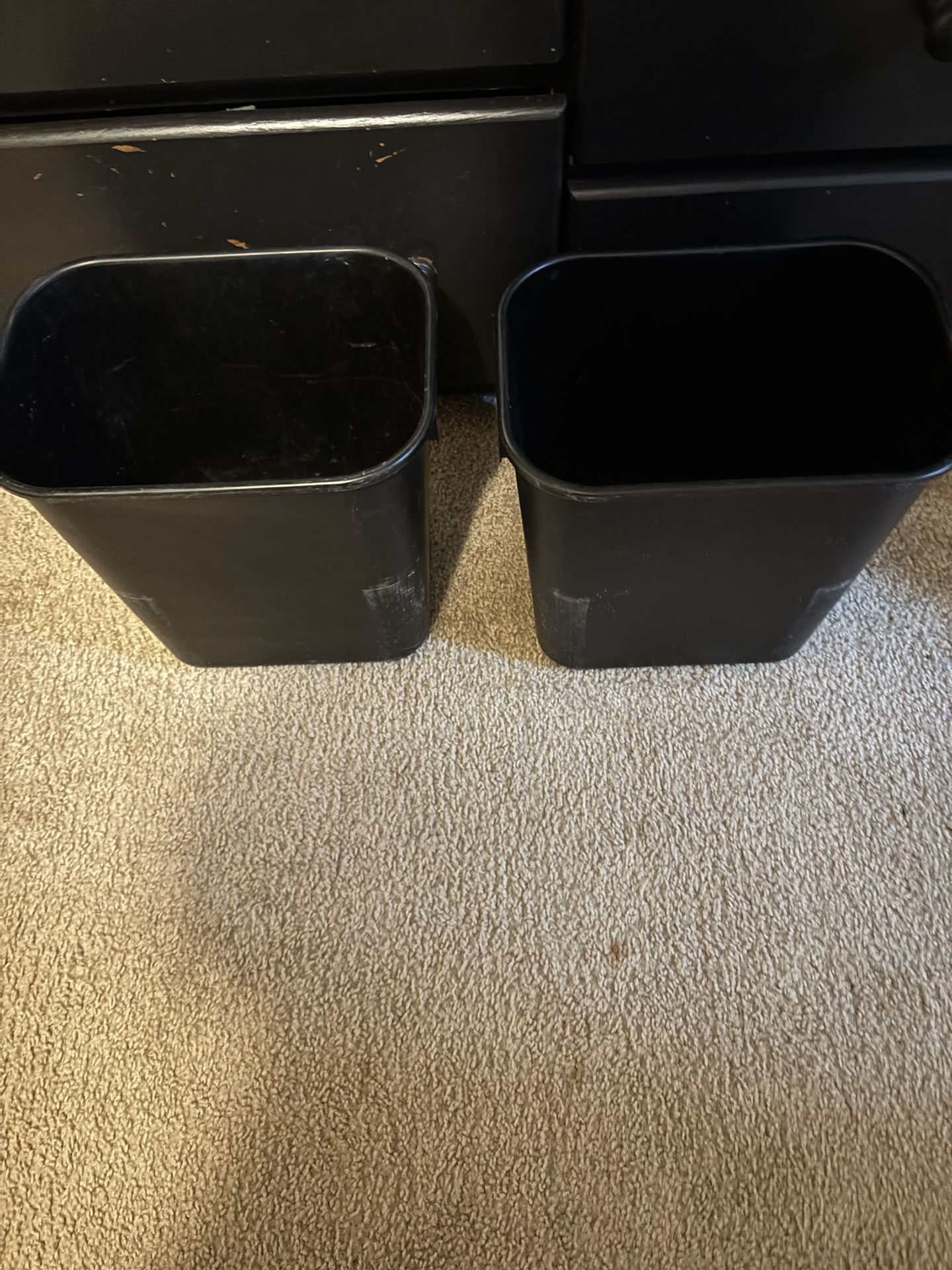 Trash bin -small|two