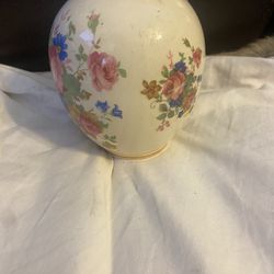 Vintage Old South Porcelain China Vase