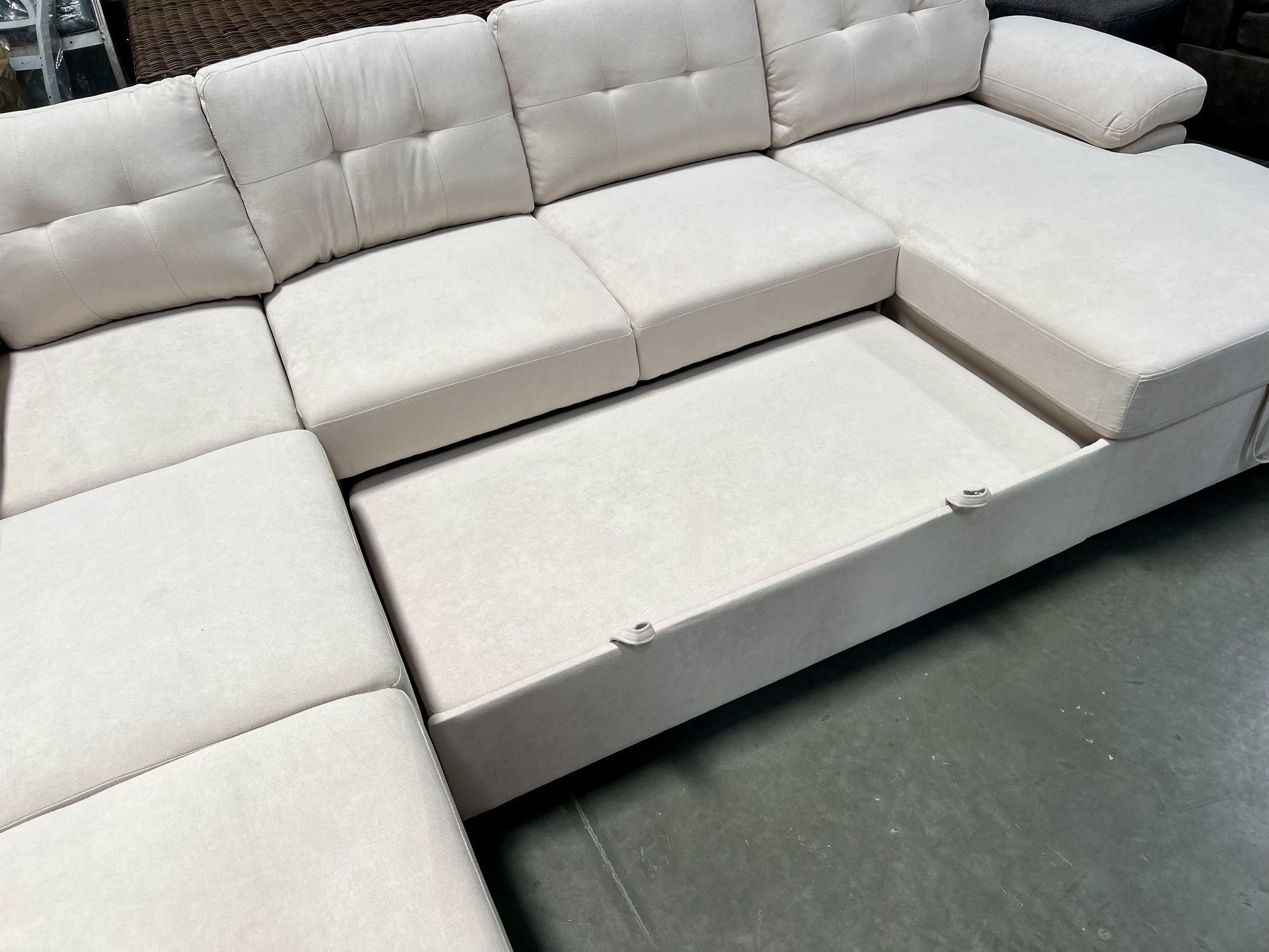 New! Ivory Premium Large sectional sofa with pull out bed, sofa bed, sectional sofa bed with storage chaise. Sectionals, sofa, couch. Soft upholstered Home & Garden
