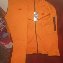 Brand New Large Nike Techs Outfits Yellow A Medium 