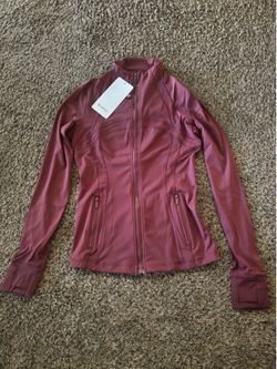 New Lululemon define maroon jacket    size 6 / medium
