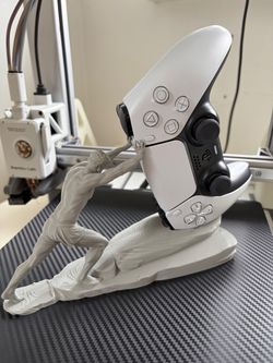 3D Printed PS5 Controller Stand – Figure Design