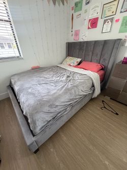 Queen Bed with foam matress
