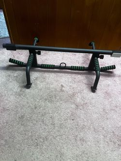 Over the door pull up bar