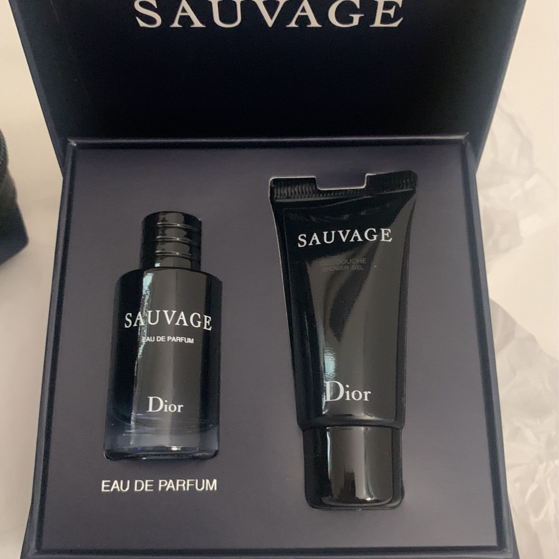 Sauvage Dior Men's Travel Pouch Sauvage Dior Eau De Parfum 10 Ml  Sauvage Dior 20 Ml Shower Brand
