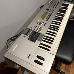 Used Yamaha Motif 6 61 Key Keyboard Workstation 