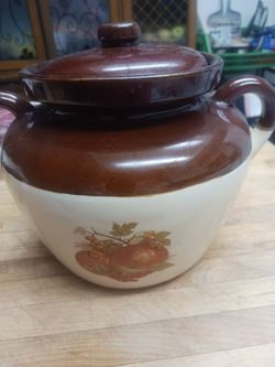 RARE find..Mccoy bean pot 342 perfect