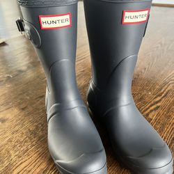Brand New Hunter Rain Boots Size 6 W
