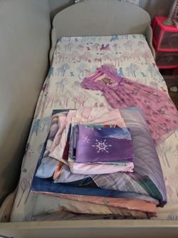 Toddler Bed with Bedding Set